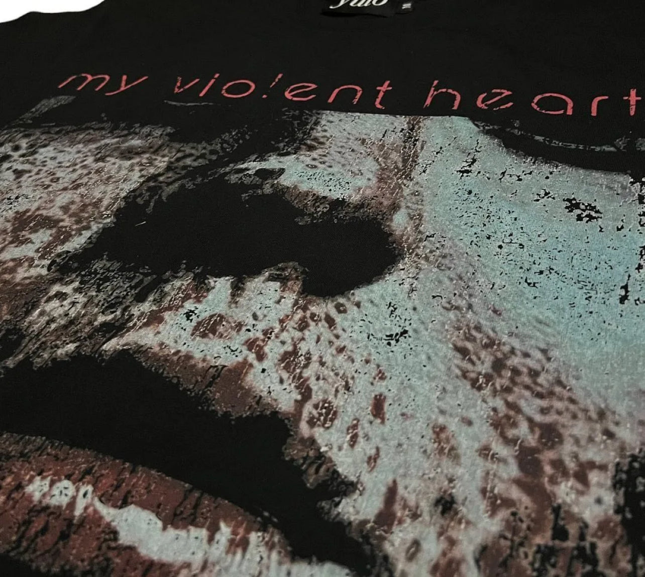 VIOLENT HEART TEE